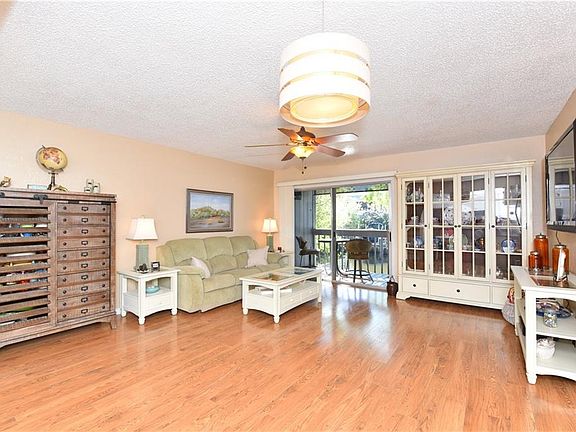 4th image of 200 Meres Blvd APT 2