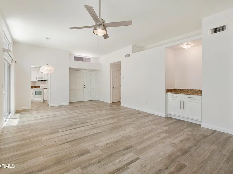 9505 N 106th Pl — Photo 5