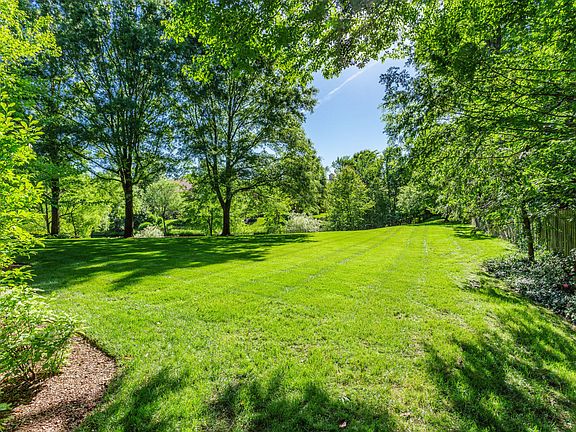 2nd image of 1205 Daviswood Dr