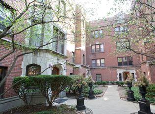 1107 Holley Ct #110, Oak Park, IL 60301