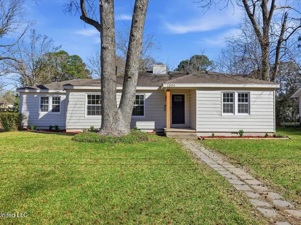 1004 Meadow Heights Dr, Jackson, MS 39206