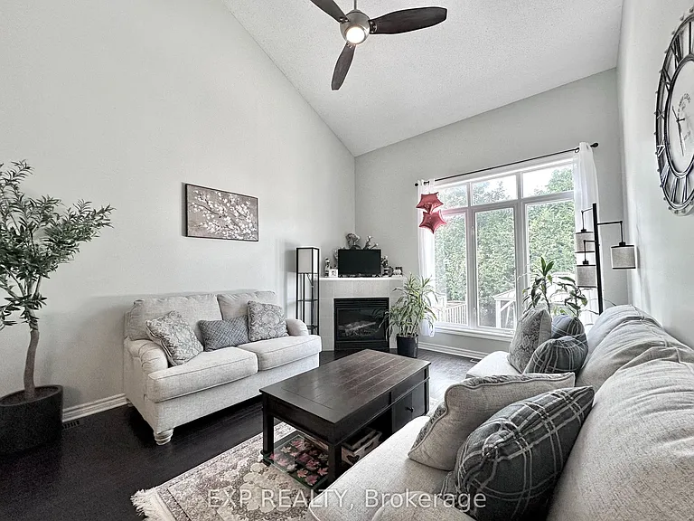 421 Foxhall Way — Photo 12