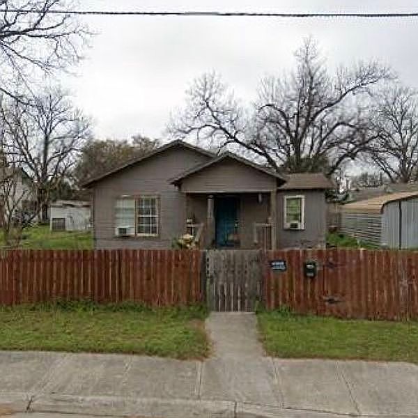 1st image of 321 Calhoun St