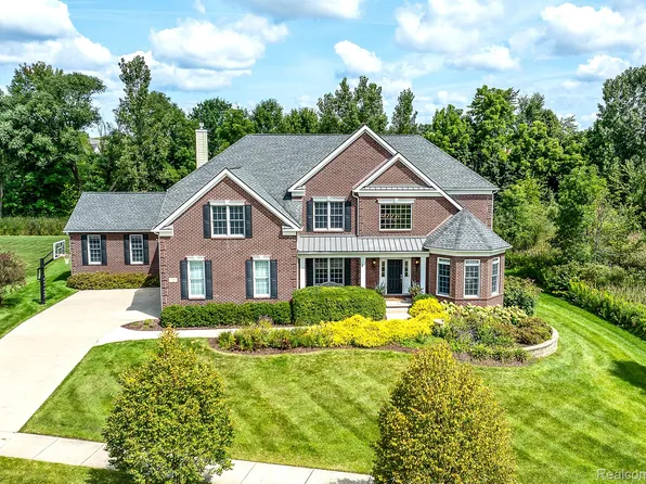 17905 Briar Ridge Ln, Northville, MI 48168