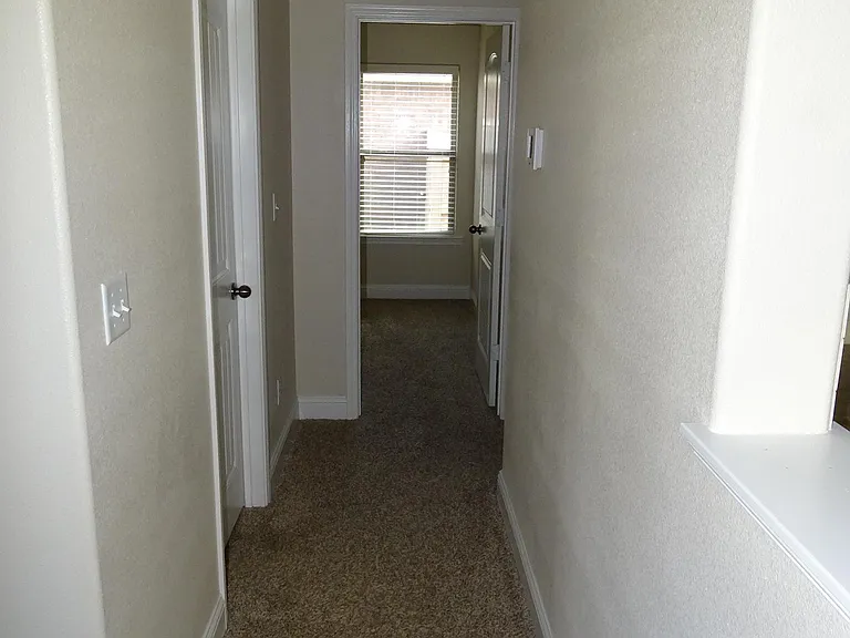 11107 Everett Ave — Photo 13