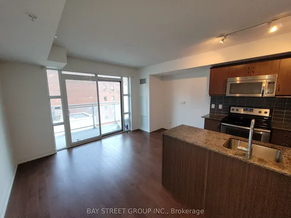 10 Willison Sq #506, Toronto, ON M5T 0A8
