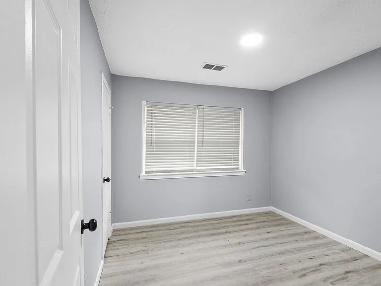2119 Linden Creek Ln #A — Photo 6