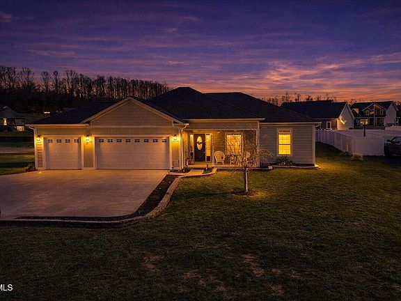 2nd image of 1336 Harmony Rd