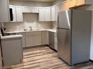 3135 Oak Knoll Dr #1, Eau Claire, WI 54701