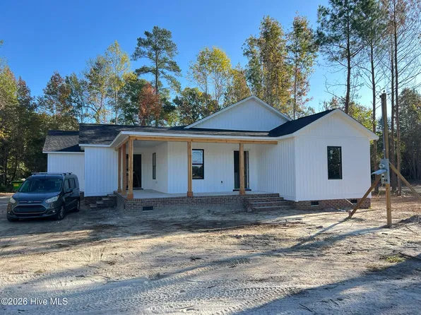 1307 E Broad Street, Elizabethtown, NC 28337