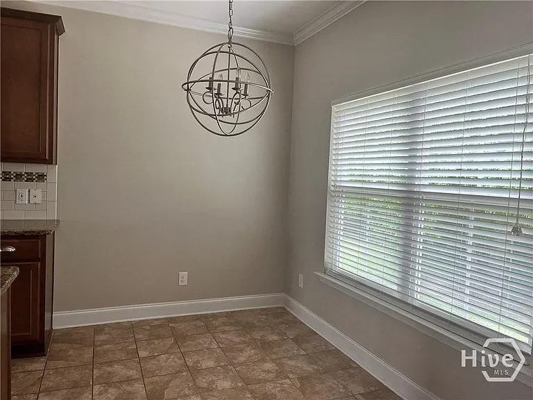 73 Waverly Ln — Photo 5