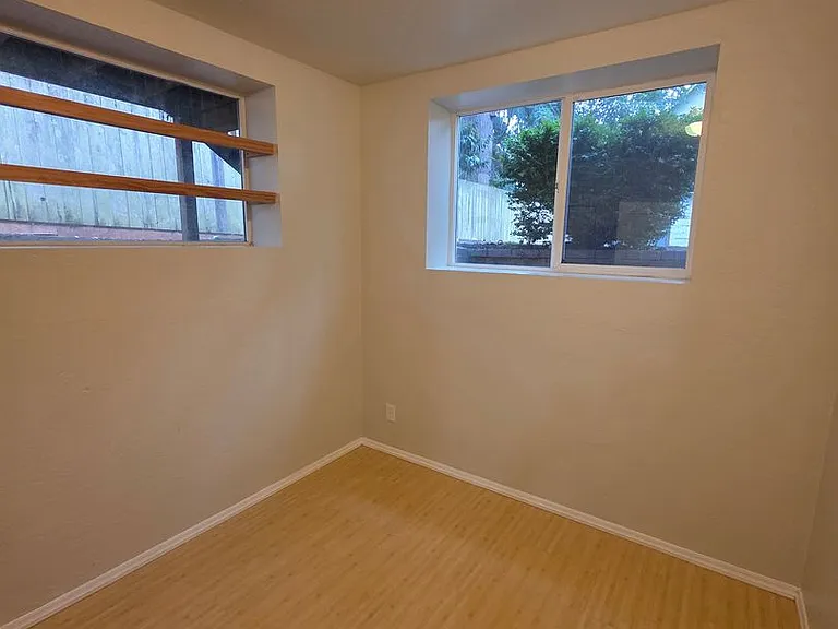 340 N Grove Ct — Photo 16