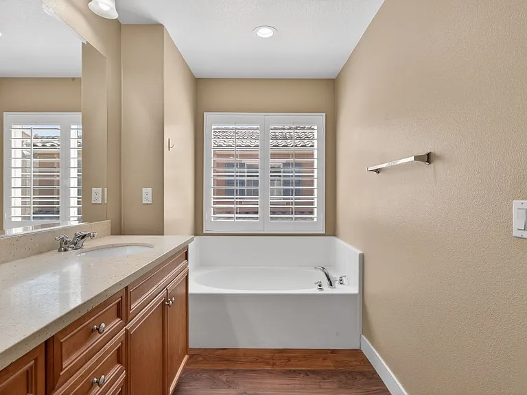 621 Calle Vibrante — Photo 16