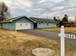 5844 Bellchase Rd, Indian River, MI 49749