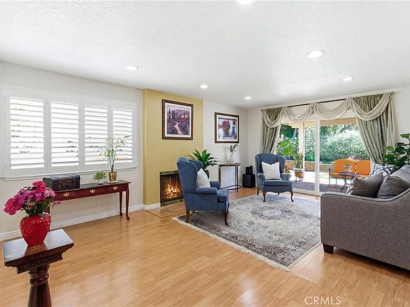 3rd image of 904 Jade Cir