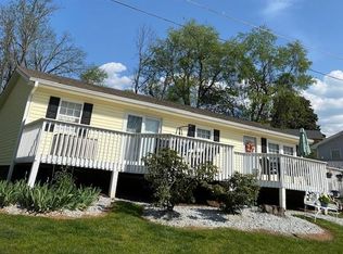 49 Spring St, Franklin, NC 28734