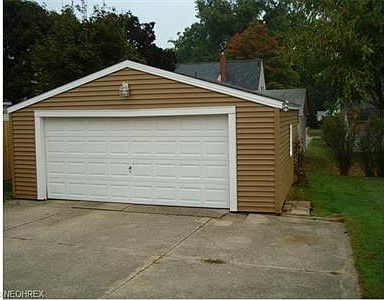 3rd image of 311 Birchwood Ave