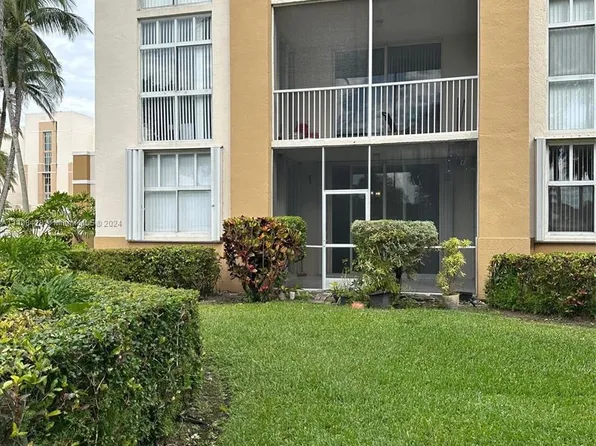 9805 NW 52nd St APT 105, Doral, FL 33178