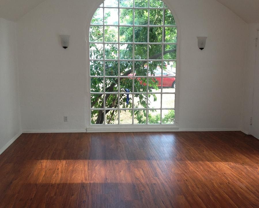 2nd image of 12848 Landale St