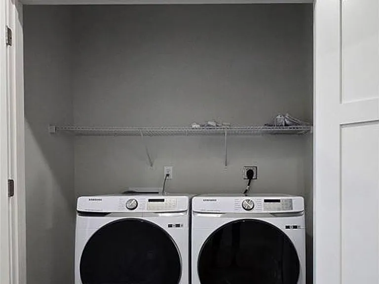 715 Lake Shore Dr NE #106 — Photo 8