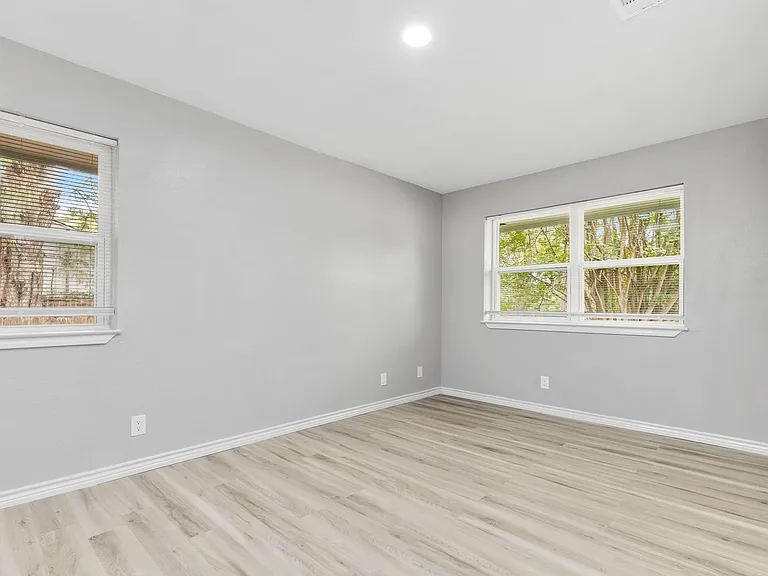 1401 Garrett St — Photo 11