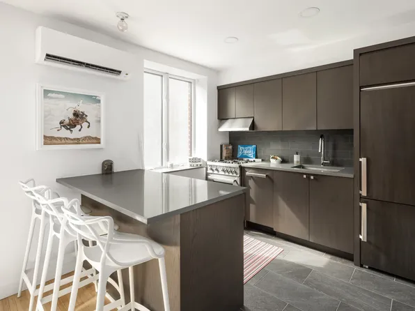 165 Elizabeth Street image 3 of 9