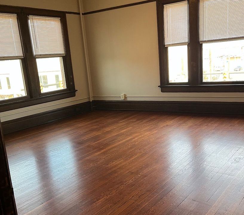 1st image of 1207 N High St #5