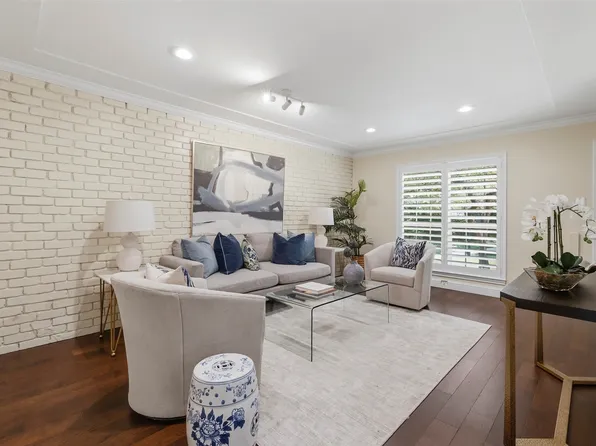 1357 Roaring Springs Rd, Fort Worth, TX 76114