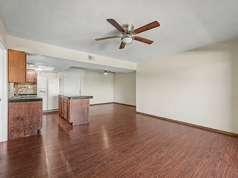 540 N May St #3106 — Photo 6