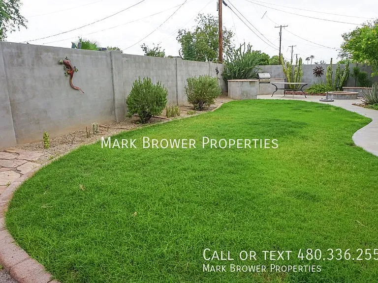 332 E Pierce St — Photo 17