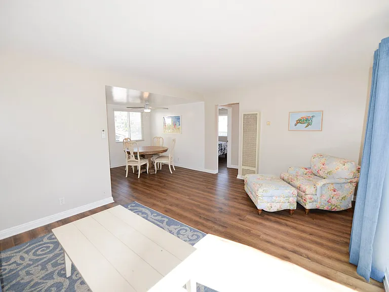 510 Avenida Victoria — Photo 12