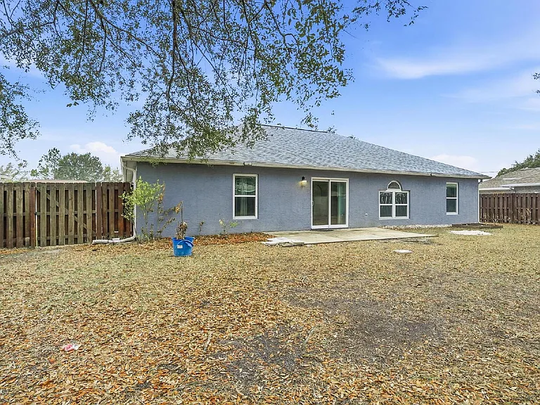 38 Bud Field Dr — Photo 2