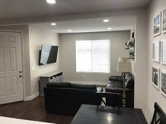 413 E Clubview Ln — Photo 7