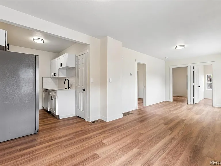 1285 S Irving St — Photo 5