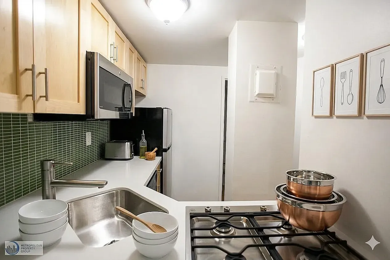 146 East 39th Street — Photo 2