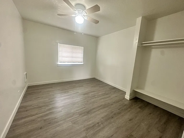 951 N Redwood Rd — Photo 15