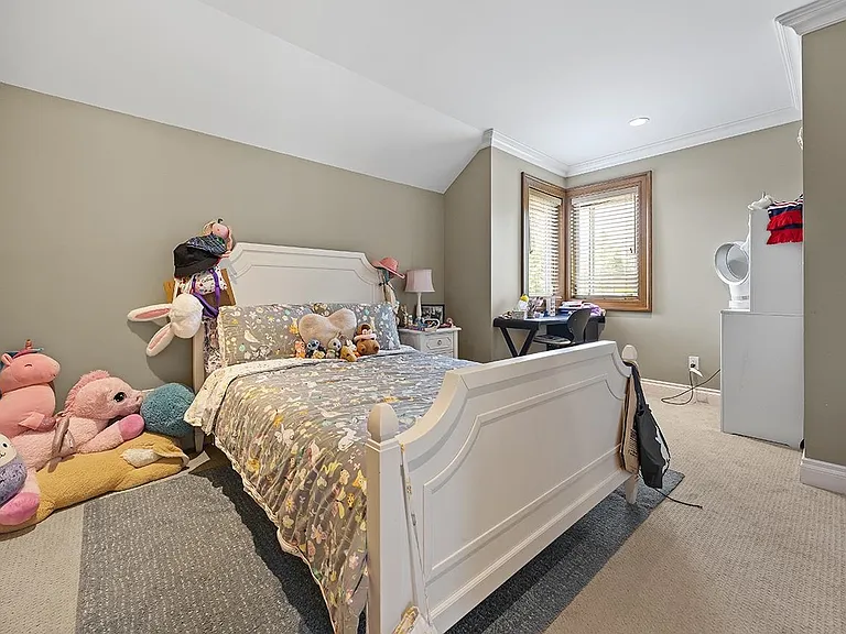 3582 Edgemont Blvd — Photo 7
