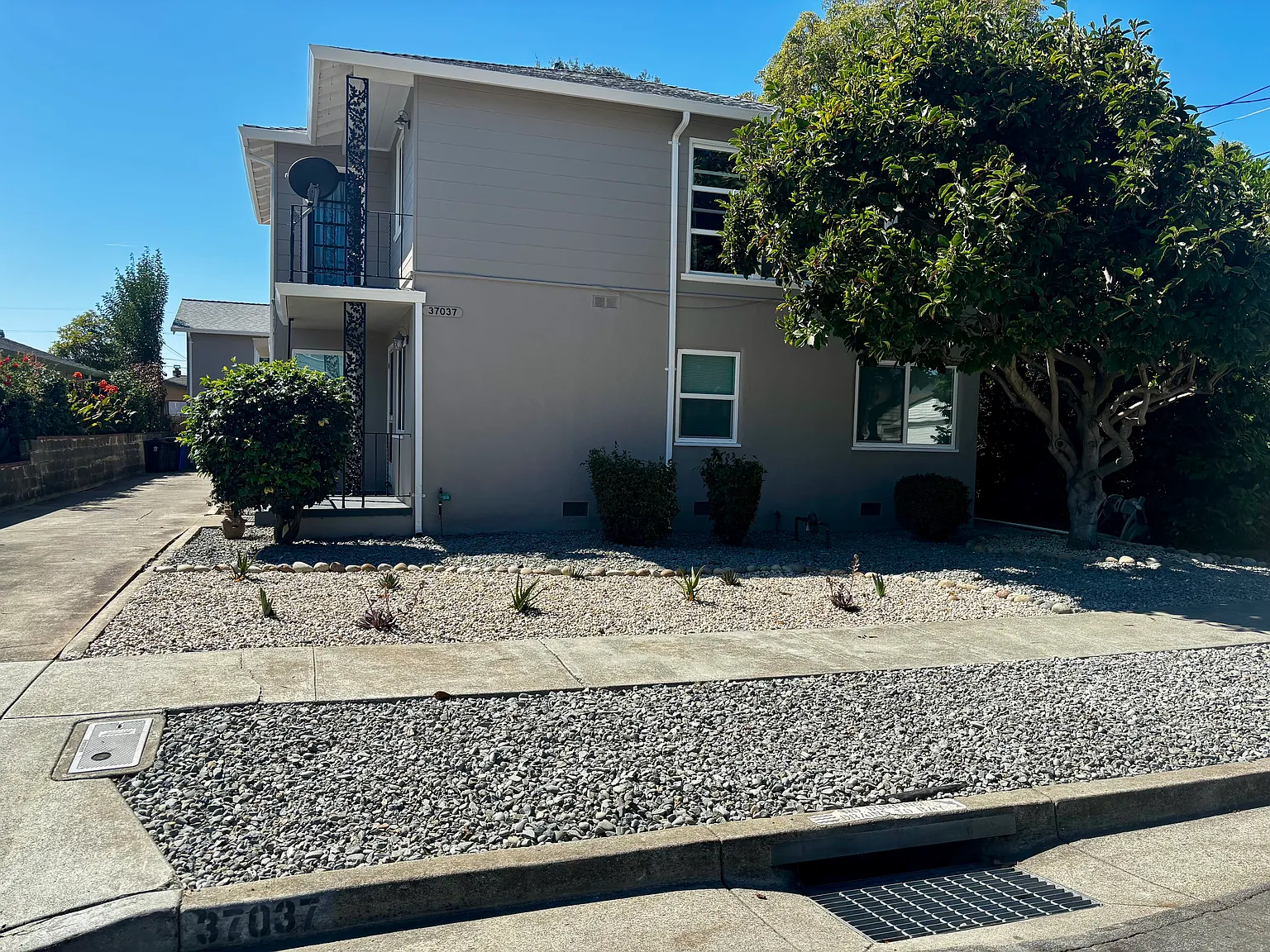 2 bed, $2,550 — Photo 2