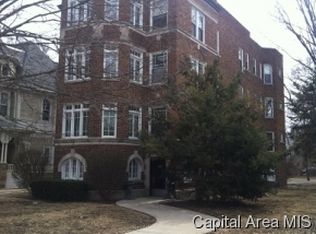 857 W State St APT 1, Jacksonville, IL