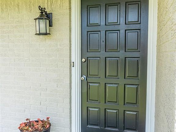 4th image of 12642 Pioneer Dr