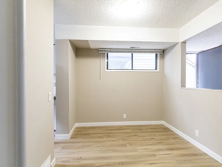 501 40th Ave NW — Photo 14