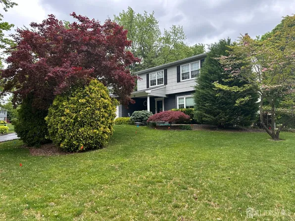 30 Pelham Pl, East Brunswick, NJ 08816