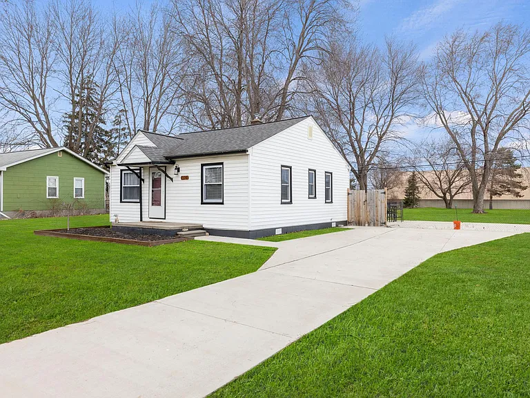 13741 McKinley Ave — Photo 22