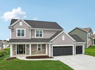 665 Mary WAY, Slinger, WI 53086