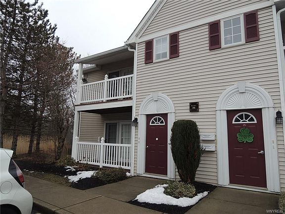 2nd image of 8 Brookfield Ln Unit 1