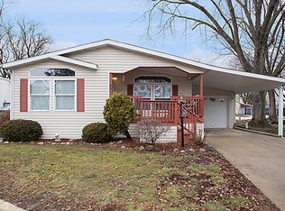 80 Parkwood Rd, Elgin, IL 60123