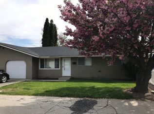 141 E Home Ave, Selah, WA 98942