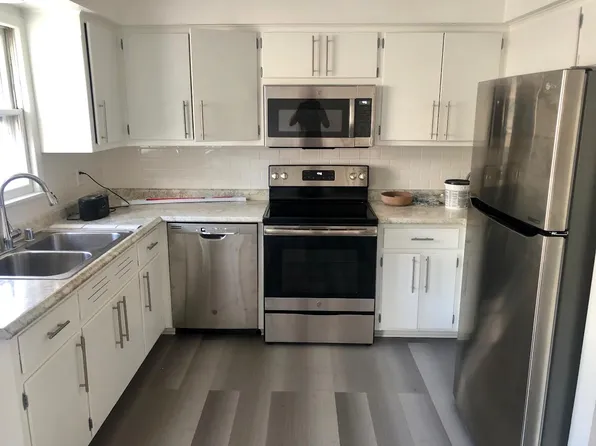 12303 W Dearbourn Ave, Wauwatosa, WI 53226