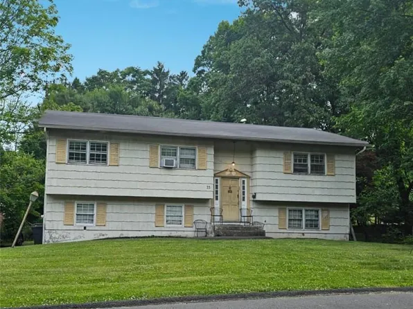 33 Brockton Road, Spring Valley, NY 10977