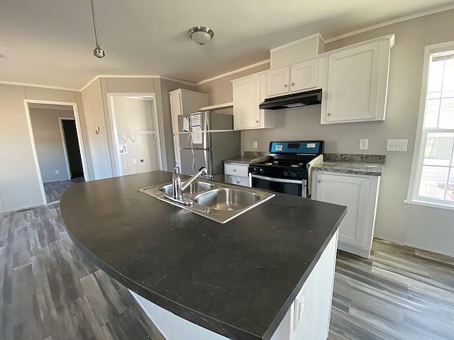 2nd image of 730 Allen Rd #141